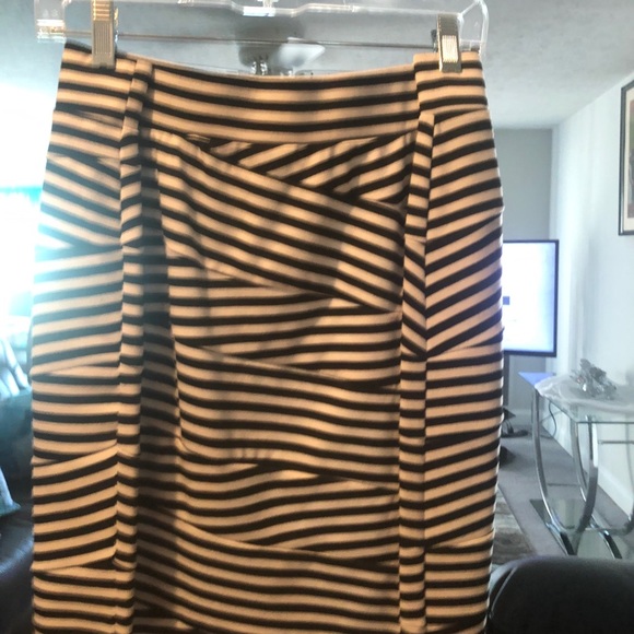 Skirt - Picture 2 of 3